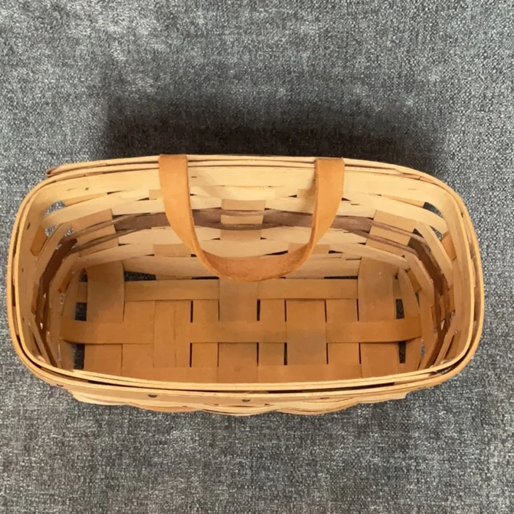 Vintage Longaberger Medium Key Basket 1984